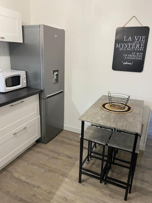 Super Appartement T3 Proche Gare Санс Екстериор снимка