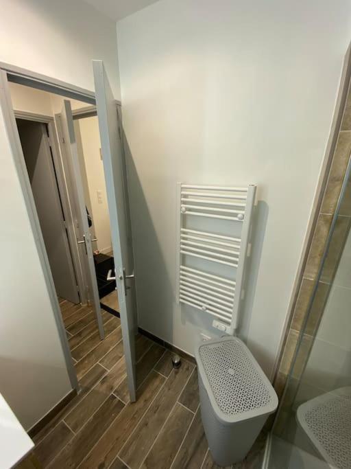 Super Appartement T3 Proche Gare Санс Екстериор снимка