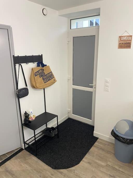 Super Appartement T3 Proche Gare Санс Екстериор снимка